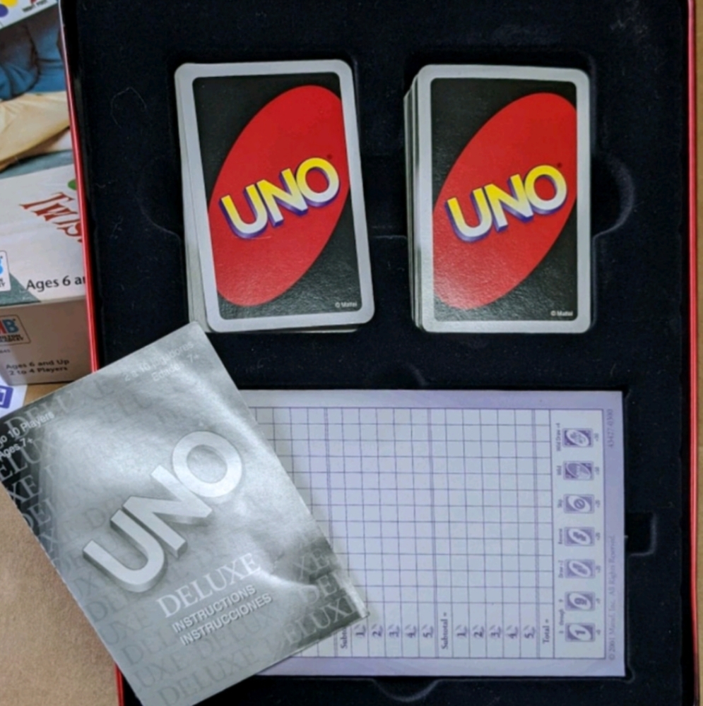 Uno Deluxe Card Game